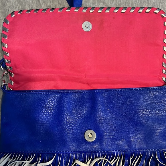 Steve Madden cross body bag blue and white fringe cross body purse. Used - Picture 4 of 8